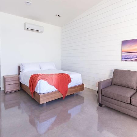 Quarterdeck Beachside Villas & Lofts Summerville Centre エクステリア 写真